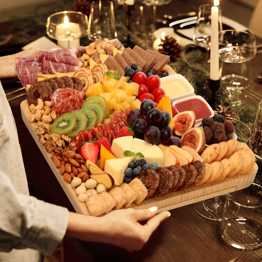 FamRica Bambus Käsebrett mit Messer & Schublade – Charcuterie Board mit 3 Keramikschalen – Geschenk für Hochzeit & Einweihung
