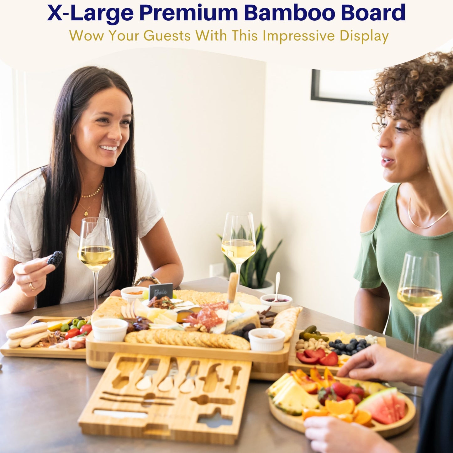 VAREZZA Bambus Käsebrett & Messer Set XL – Charcuterie Servierbrett mit 23 Zubehörteilen, Obst- & Käseplatte, Geschenkidee
