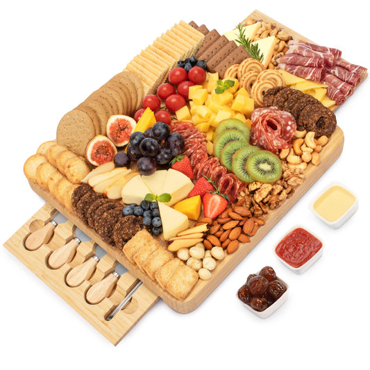 FamRica Bambus Käsebrett mit Messer & Schublade – Charcuterie Board mit 3 Keramikschalen – Geschenk für Hochzeit & Einweihung